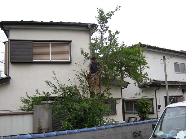 韮崎市 高圧洗浄 外壁 高圧洗浄機 コンクリ レンガ ブロック 車庫 玄関 門柱